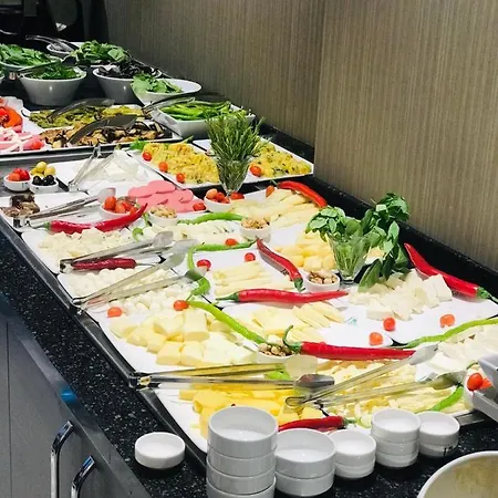 מלון Yeni Bahar 3*