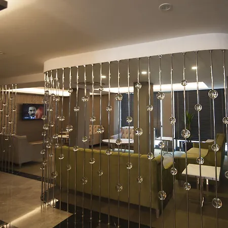 新春天酒店 酒店